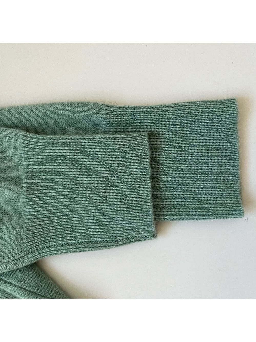 J. Crew Cashmere classic-fit crewneck sweater Size M - Picture 7 of 12